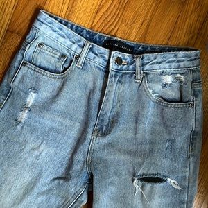English factory distressed tapered denim